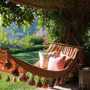 Hanging arround - outdoor decor pictures - put your feet up.jpg
